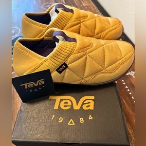 New in Box! Teva All-Gender REEMBER Slip On M6/W8